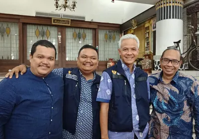 Bapak H. Ganjar Pranowo Dianugrahi Anggota Kehormatan Alumni Muda UNPAD