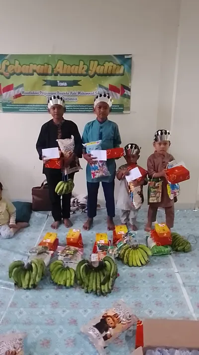 Kegiatan Lebaran Anak Yatim oleh Ikatan Alumni Muda Universitas Padjadjaran