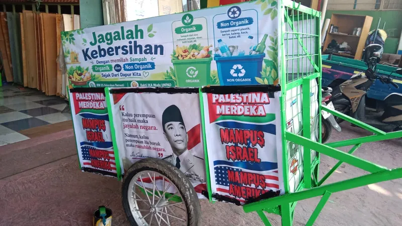 IKA Muda UNPAD Luncurkan Program "Bakti IKA Muda UNPAD": Reparasi dan Renovasi Gerobak Sampah Warga Kota Bandung - image 2