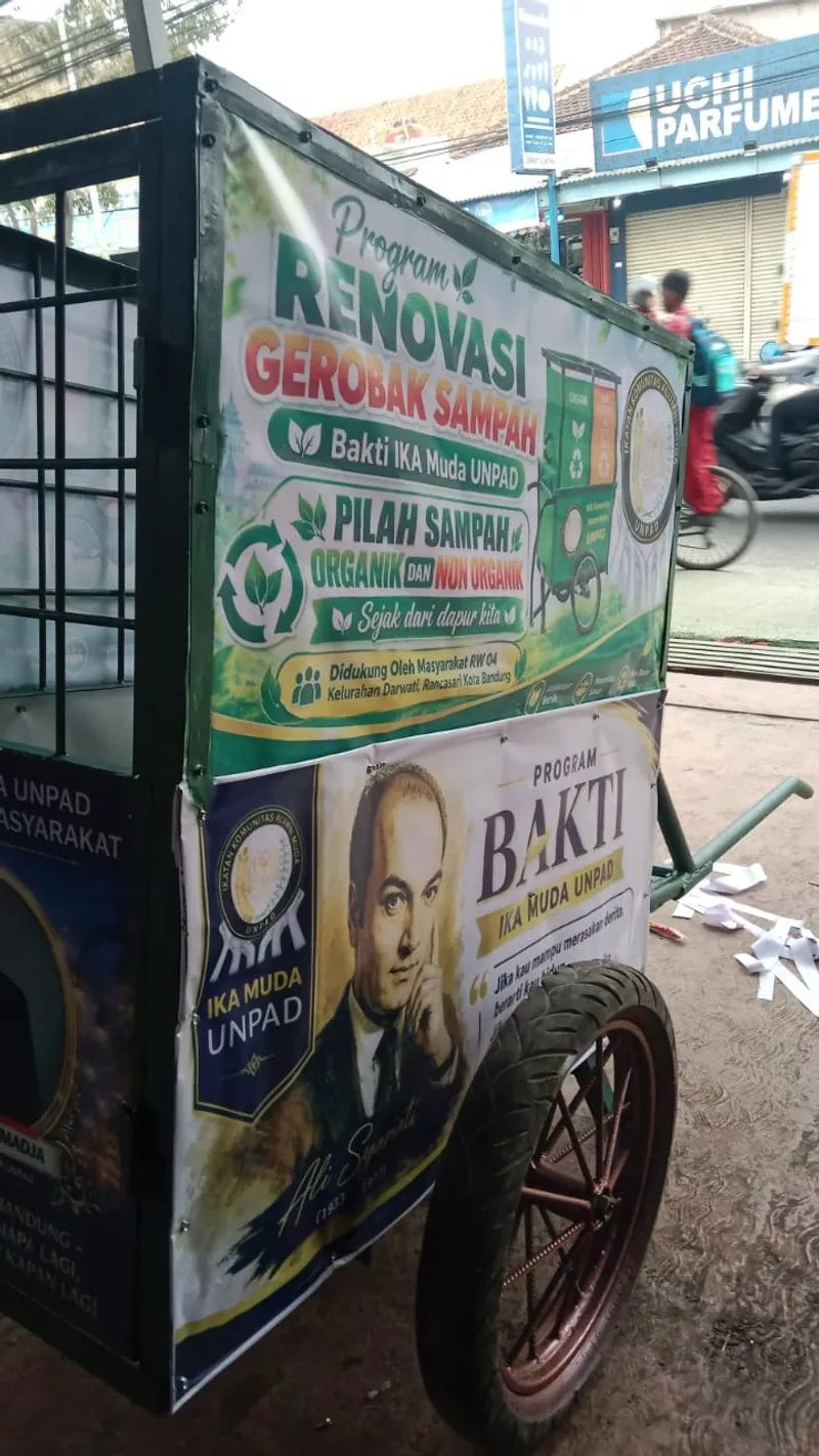 Ketua Umum IKA Muda UNPAD Kang Ardhi M Wiraatmadja Apresiasi Keberhasilan Program Bakti Renovasi Gerobak Sampah untuk Warga Kota Bandung - image 3