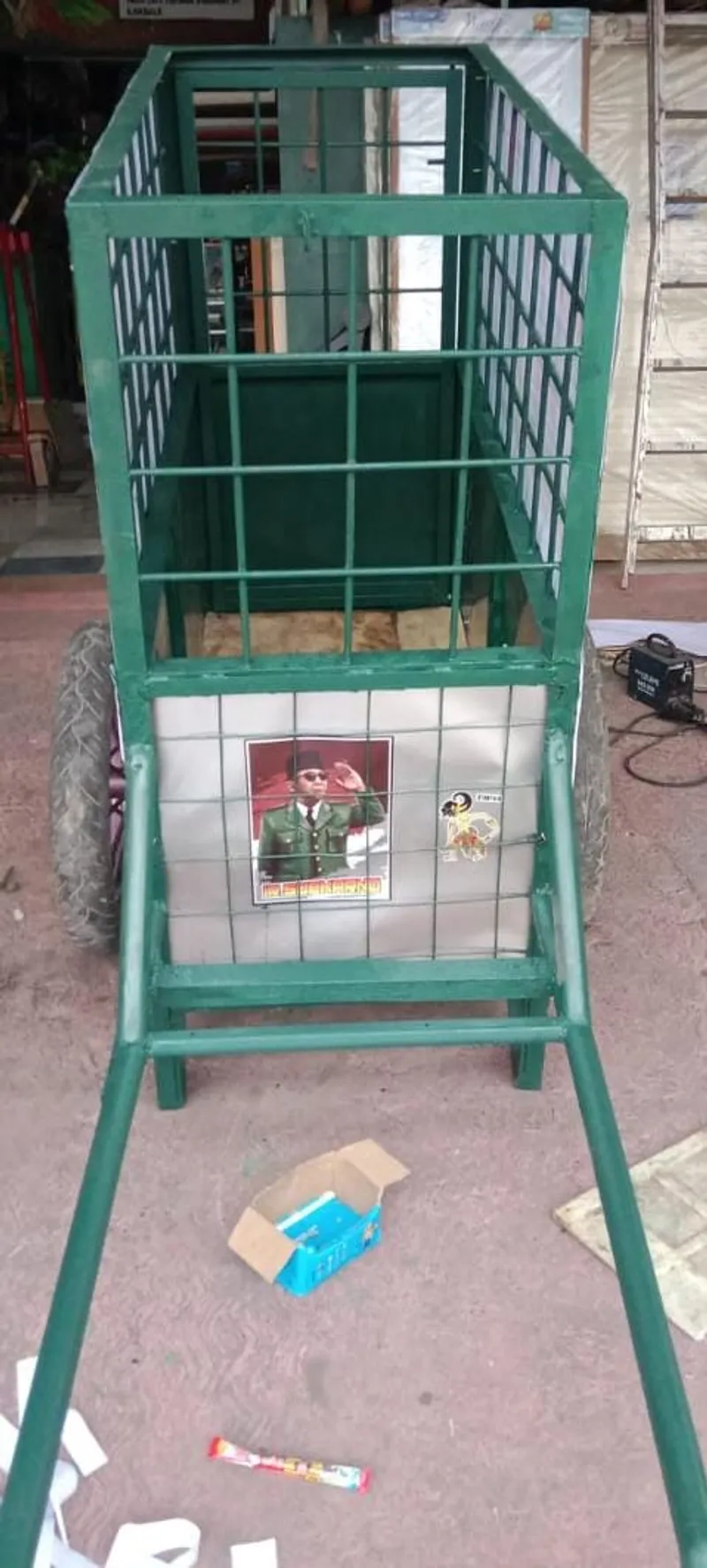 Ketua Umum IKA Muda UNPAD Kang Ardhi M Wiraatmadja Apresiasi Keberhasilan Program Bakti Renovasi Gerobak Sampah untuk Warga Kota Bandung - image 4