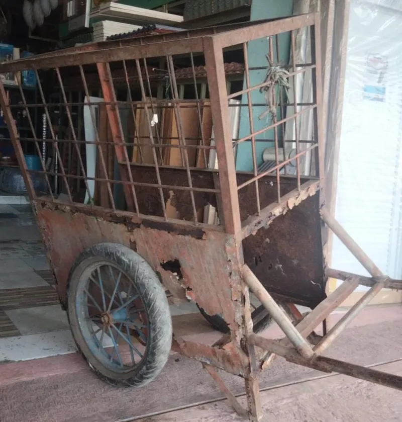 Ketua Umum IKA Muda UNPAD Kang Ardhi M Wiraatmadja Apresiasi Keberhasilan Program Bakti Renovasi Gerobak Sampah untuk Warga Kota Bandung - image 5